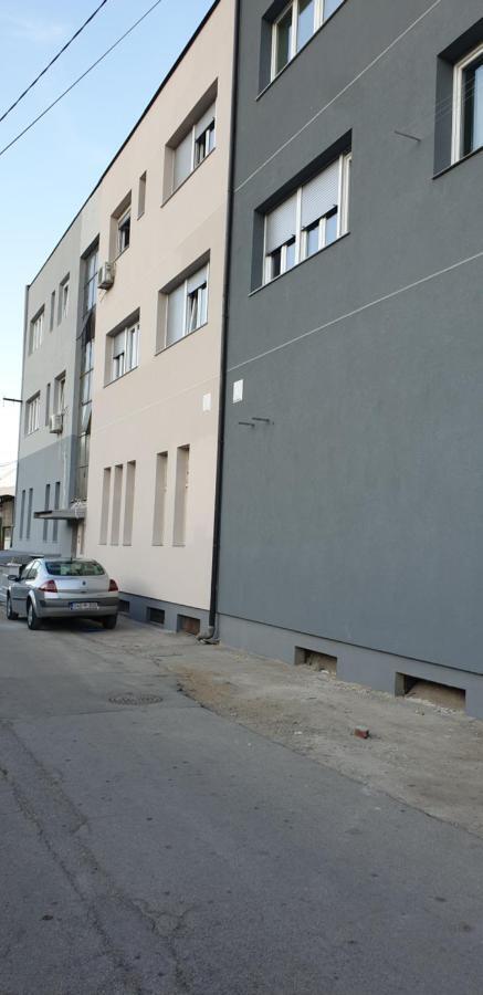 Trosoban Stan U Zenici Daire Zeniça Dış mekan fotoğraf